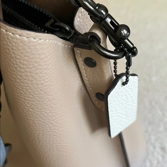 Coach Willow Elegant Tan and Gray Women's Bag - Picture 10 of 15